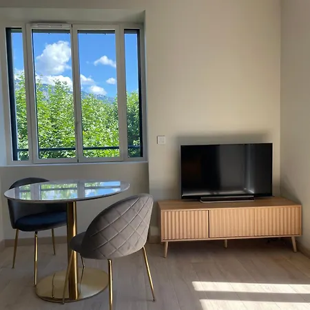 La Du Petit Port - & Apartment Aix-les-Bains