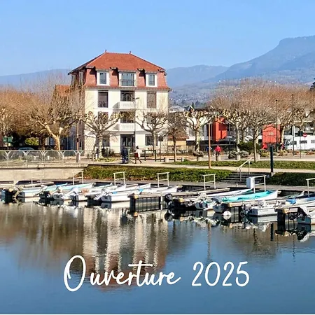 La Du Petit Port - & Apartment Aix-les-Bains