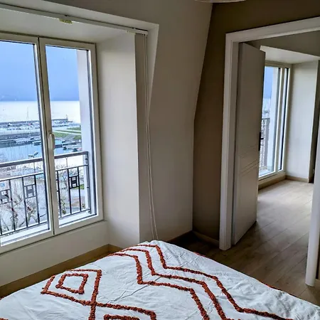La Du Petit Port - & Apartment Aix-les-Bains