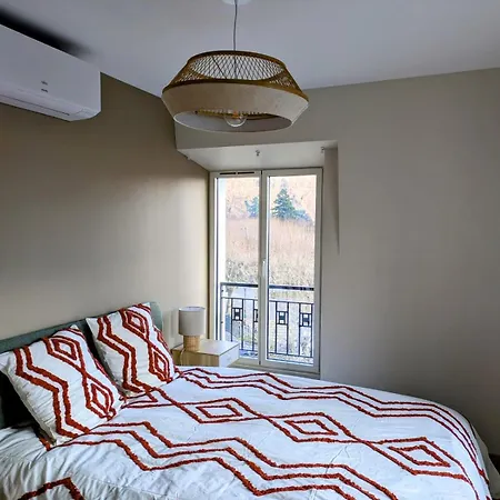 La Du Petit Port - & Apartment Aix-les-Bains