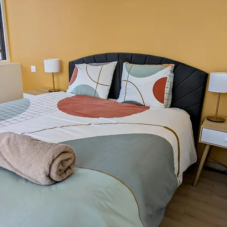 La Du Petit Port - & Apartment Aix-les-Bains